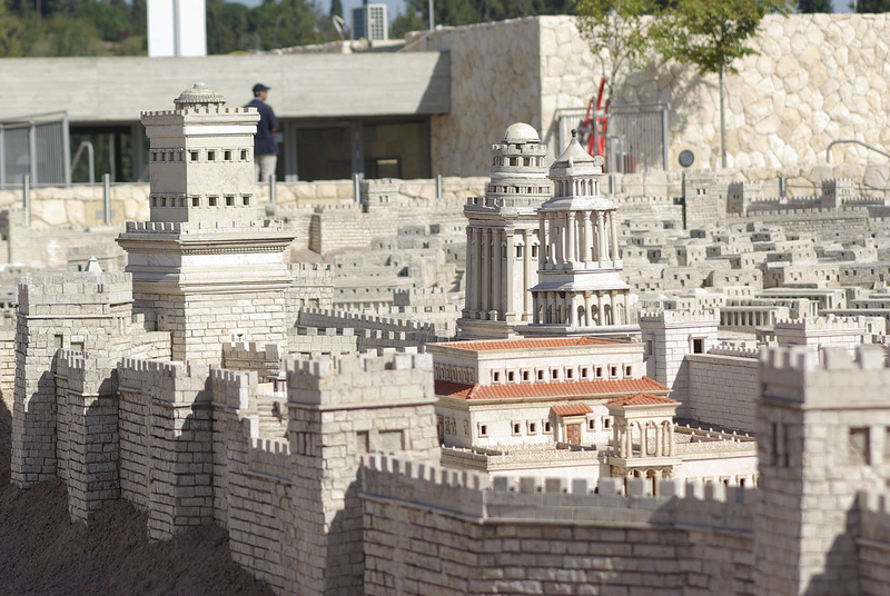 Illustration for article titled Enormous Scale Models of Cities are Mind-Blowing and Gorgeous
